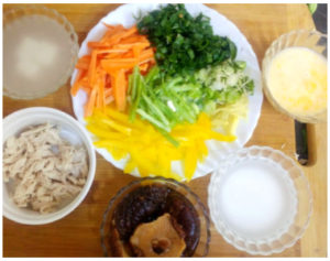 Hot and sour chicken soup preparation steps 3